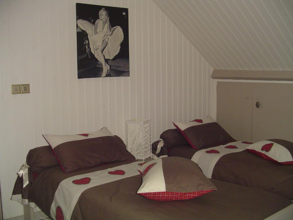 Vernouillet  Chambre Crescia الغرفة الصورة